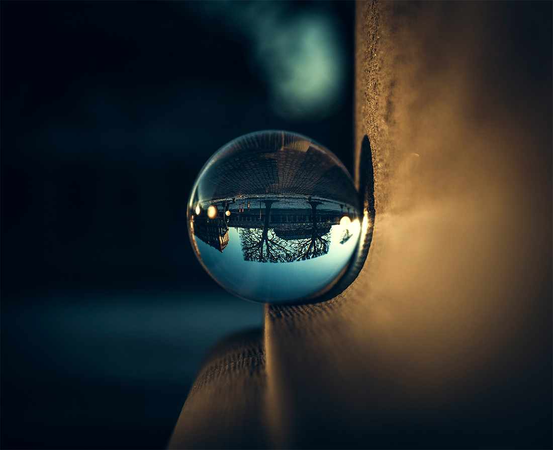 Glass Orb | Center perspective