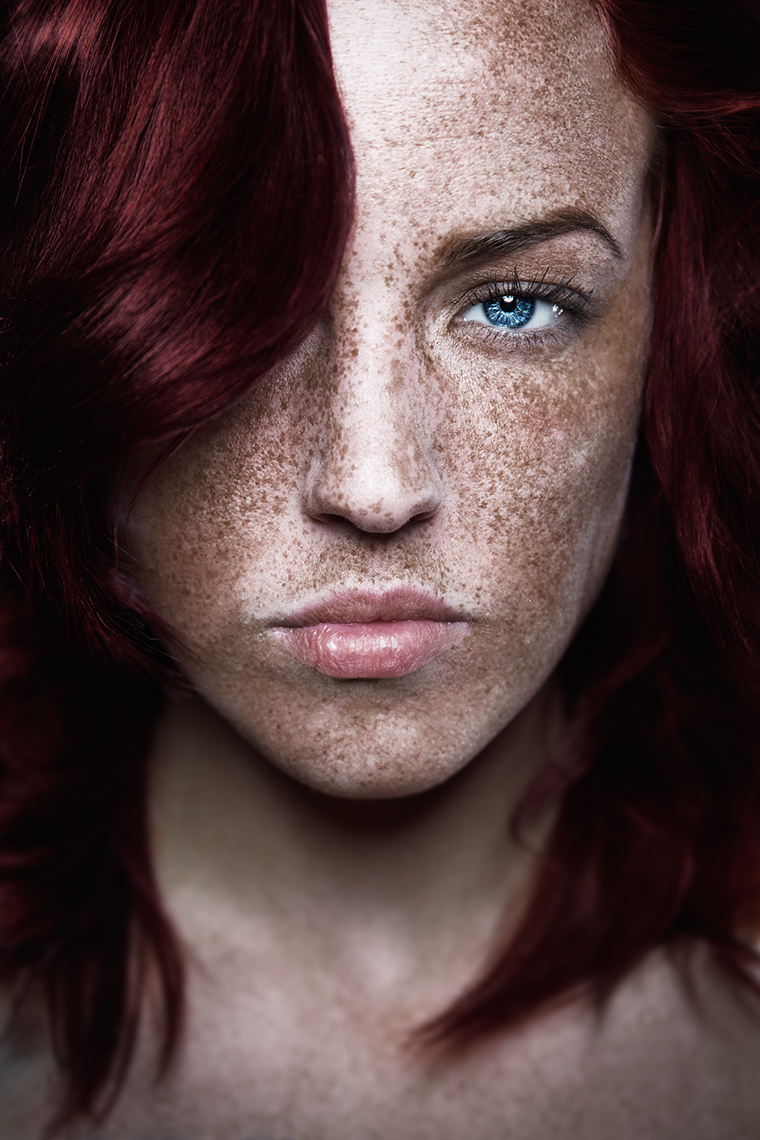 Soul Mirror V | Female portrait red hair
